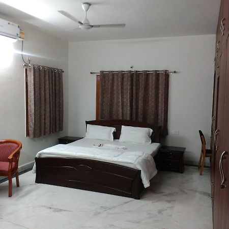 Fresh Living Prime Banjara Hotel Hyderabad Exterior foto