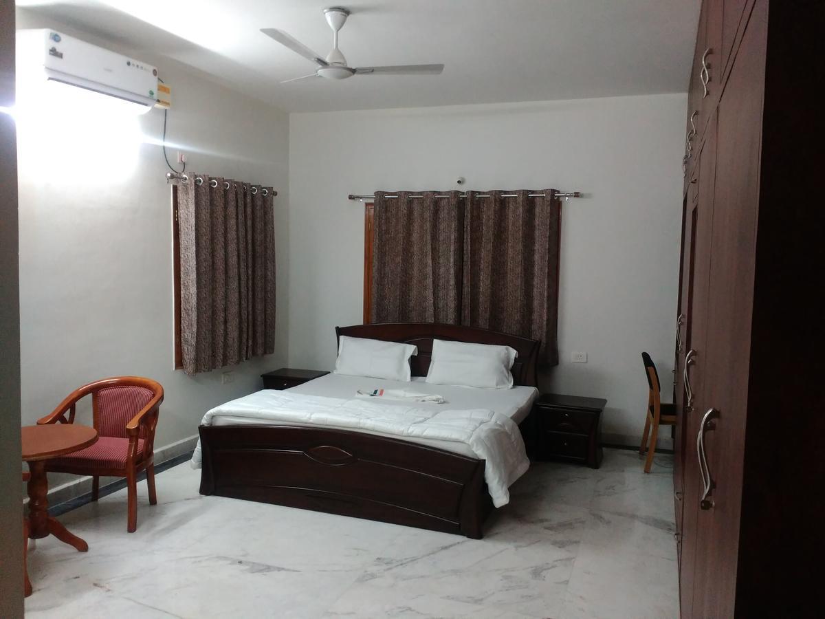 Fresh Living Prime Banjara Hotel Hyderabad Exterior foto